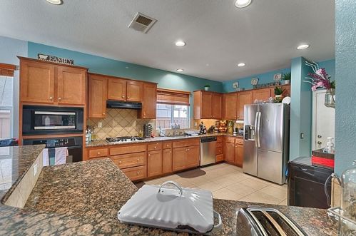 19515 Palomar St, Lake Elsinore CA  92530-6393 exterior