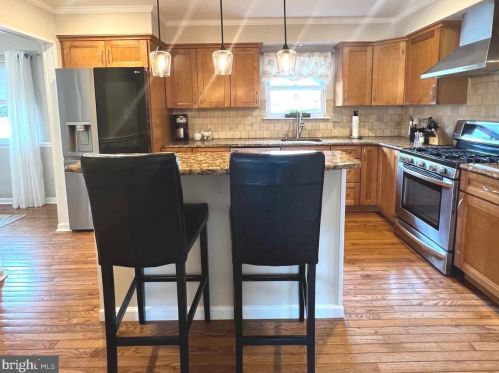 337 Hanby Cir, Boothwyn PA  19061-2319 exterior