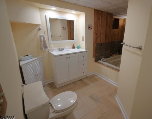 15 New York Ave, Clark NJ  07066-1241 exterior