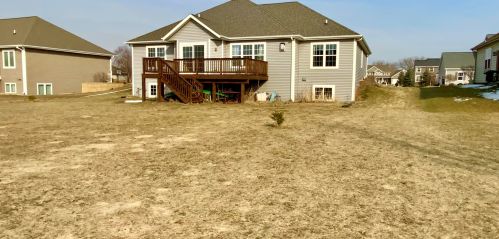 1292 Victoria Ln, Oconomowoc, WI 53066-6412
