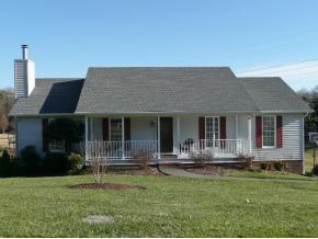 303 Clearwater Dr, Kingsport, TN 37664-5140