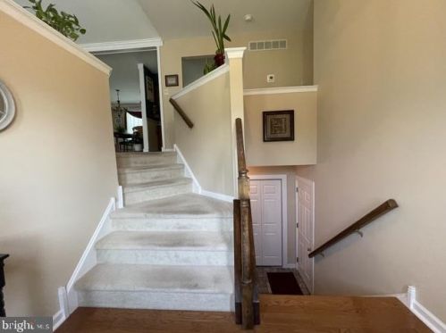 4890 Heritage Dr, Pipersville, PA 18947-1074