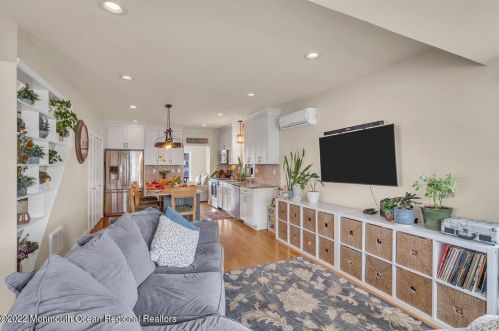 57 Barberie Ave, Monmouth Hills NJ  07732-1518 exterior