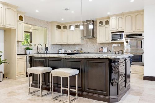 2340 Robinhood Pl, Orange CA  92867-1851 exterior