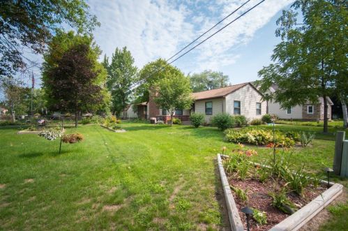 920 2nd St, Sauk Centre, MN 56378-1208