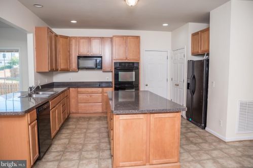 10411 Silver Creek Ct, Spotsylvania VA  22553-4482 exterior