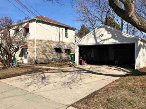 1341 12th Ave, Green Bay, WI 54304-3578