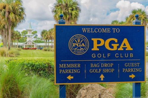 8801 One Putt Pl, Fort Pierce FL  34986-3068 exterior