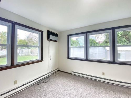 31 Euclid Ave, Stamford, CT 06902-6230