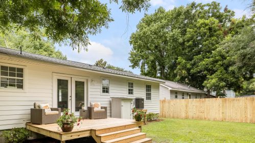 706 York St, Mount Pleasant SC  29464-2615 exterior