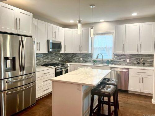 37 Beacon St, Middletown NY 10940-4733 exterior