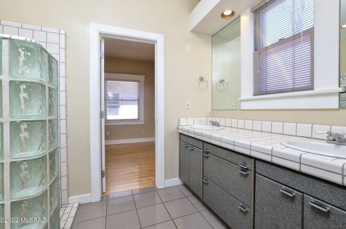 1042 3 Ave, Tucson AZ  85705-7472 exterior