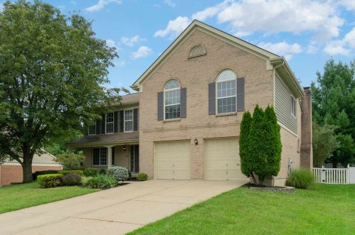 8424 Woodcreek Dr, Florence KY  41042-8261 exterior