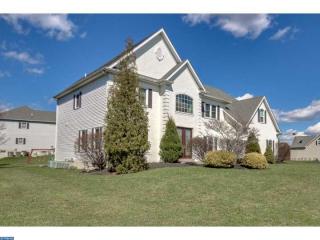 59 Bittersweet Dr, Gardenville, PA