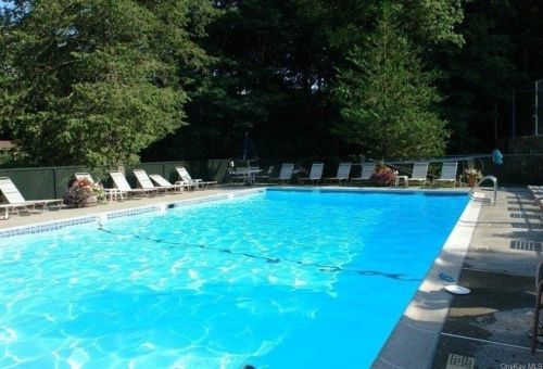 45 Spg Pond Dr, Crotonville NY  10562-2034 exterior