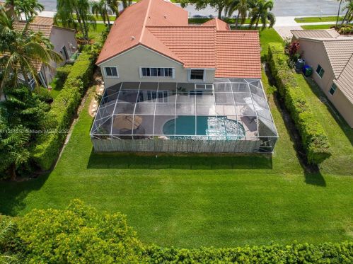 1122 195 Ave, Hollywood FL 33029-3272 exterior