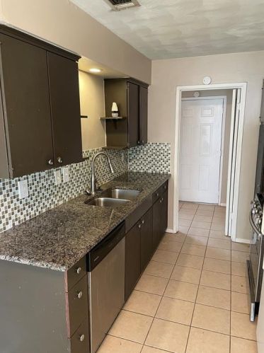 202 Island Dr, Richardson TX  75081-3624 exterior