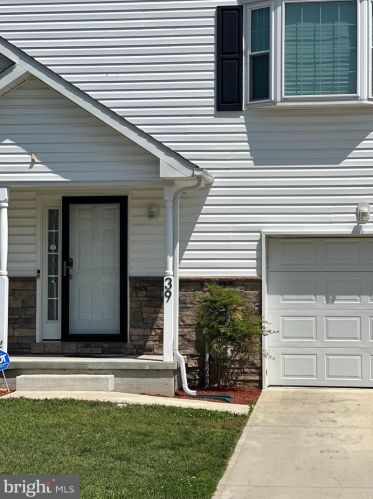 39 Pepperwood Dr, Camden-Wy, DE 19934-5211