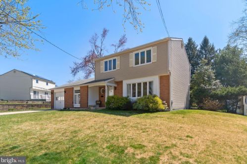 206 Fay Ann Dr, Blenheim, NJ 08012-2824