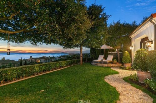 8 Rockshore Blf, Newport Beach CA  92657-2131 exterior