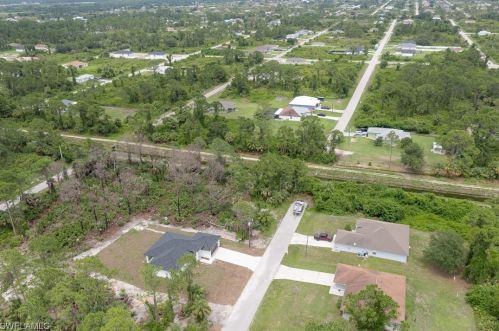 722 Ashland St, Lehigh Acres FL 33974-4741 exterior