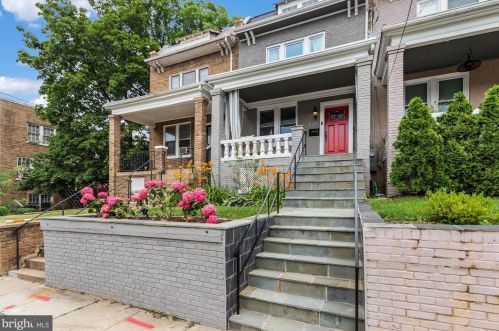 5017 9th St, Washington, DC 20011-3915