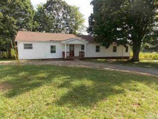 1983 Jamestown Rd, Morganton, NC 28655-8445