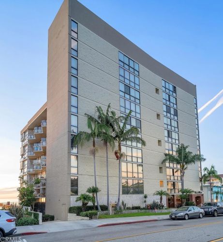 531 Esplanade, Redondo Beach CA  90277-4058 exterior