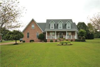 121 Ewing Dr, Portland, TN 37148-1682