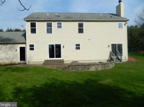 809 Buck Rd, Southampton, PA 18966-2134