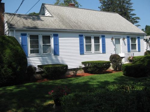355 George Arden Ave, Warwick, RI 02886-5037