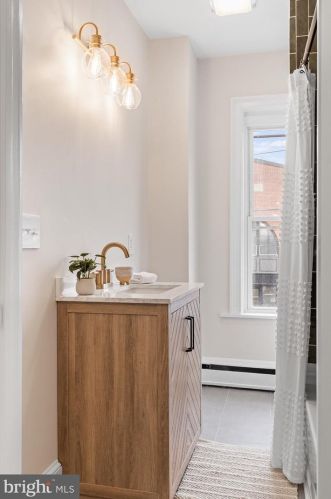 504 Lemon St, Lancaster PA  17603-3323 exterior