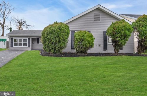 38 Parish Ln, Willingboro NJ  08046-2708 exterior