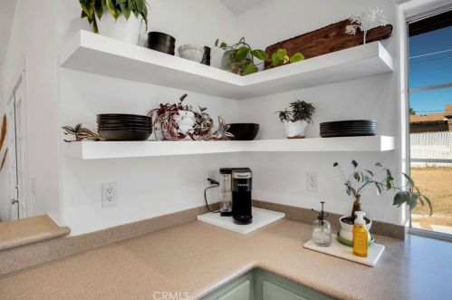 7645 Victoria Ave, Yucca Valley CA  92284-6152 exterior