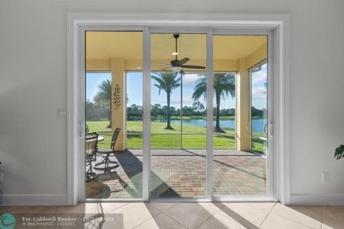 10491 Waterway Ln, Fort Pierce FL  34987-2521 exterior