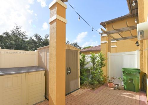 1418 147th Ter, Hollywood FL  33027-6187 exterior