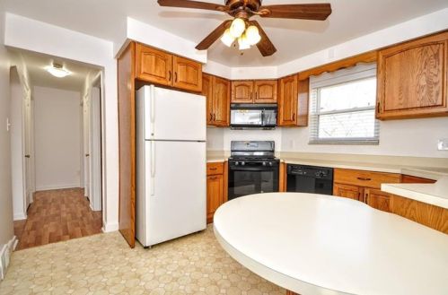 302 Sceneridge Rd, Mckeesport PA  15133-2222 exterior