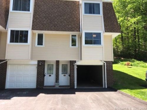 99 Chestnut St, Bethel CT  06801-2662 exterior