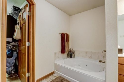 6109 108 Ave, Kenosha WI 53142-7263 exterior