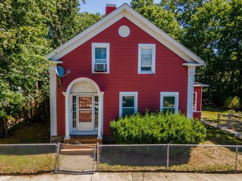 93 Grove St, Fall River, MA 02720-5007