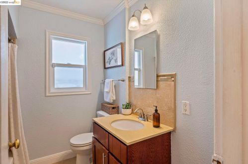 2350 109, Oakland CA  94603-4115 exterior