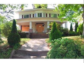 615 Mebane St, Burlington, NC 27217-6011