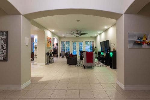 8 King Edward Ct, Rancho Mirage CA  92270-1621 exterior