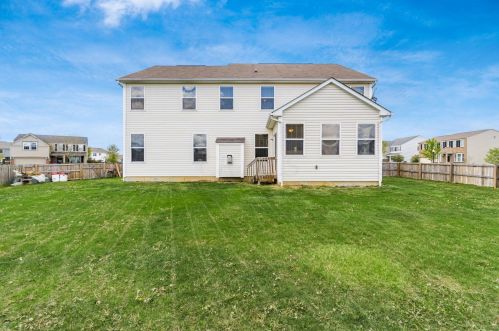 376 Enos Loomis St, Pataskala OH  43062-8160 exterior