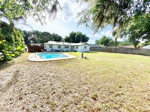 1306 Park Ave, Tavares FL  32778-2352 exterior