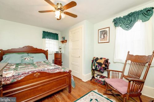 20 Valley Dr, Southampton PA  18966-1347 exterior