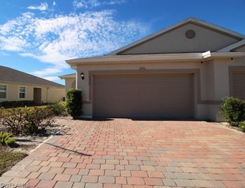 10677 Crossback Ln, Lehigh Acres, FL