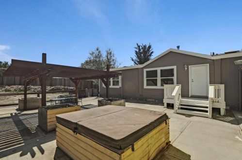 17510 Quail Hill Ln, Aromas CA  95004-9115 exterior