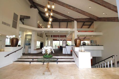 24 Palma Dr, Rancho Mirage CA  92270-3878 exterior