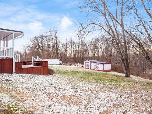 8090 Rdg Rd, Zanesville OH  43701-7869 exterior